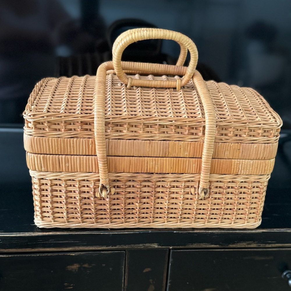 Vintage Wicker Picnic Basket
